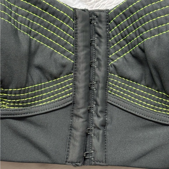 FABLETICS Ines Low Impact Front Closure Sports Bra--XXS - Picture 4 of 16